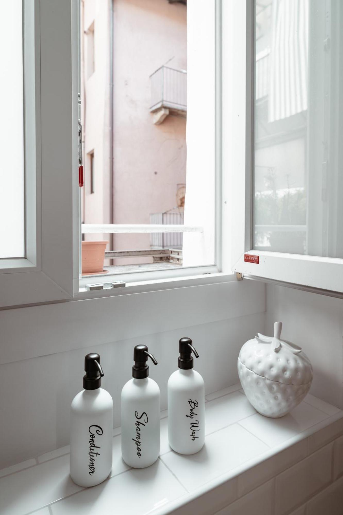 Mercanti Modern Flat - Balcony - Torino Centro Luaran gambar
